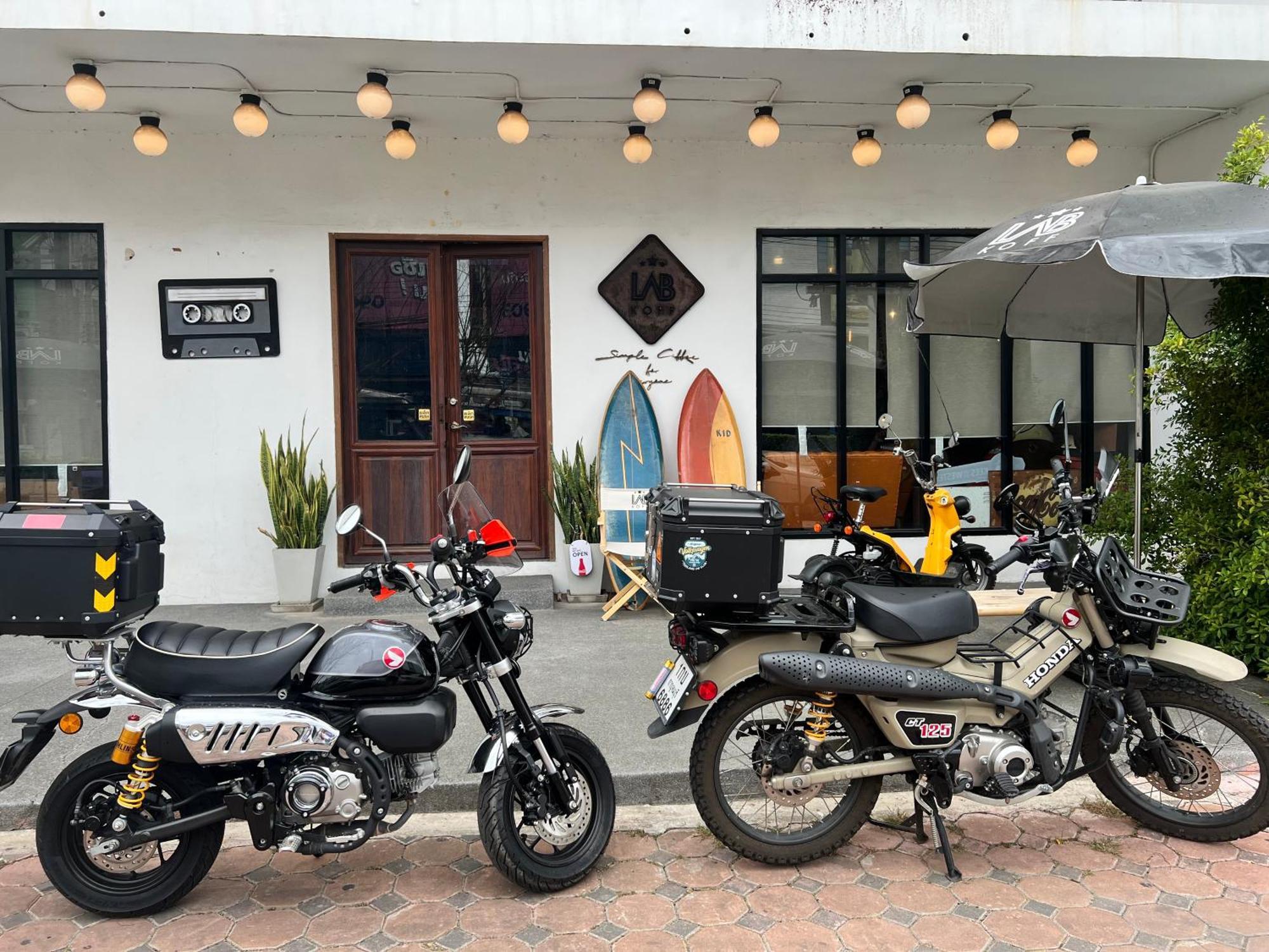 Labkoff Cafe And Hostel Канчанабури Экстерьер фото